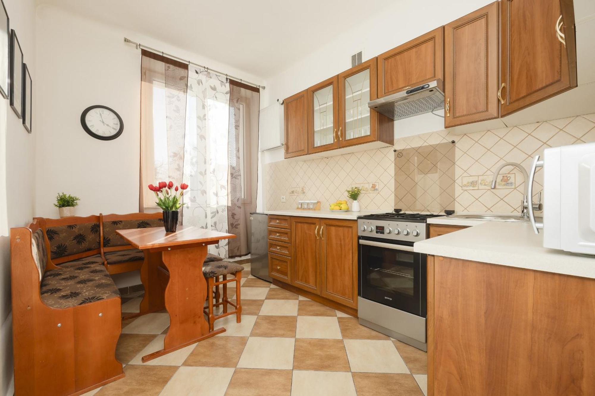 Cozy & Comfortable Grodeckiego By Renters Warszawa